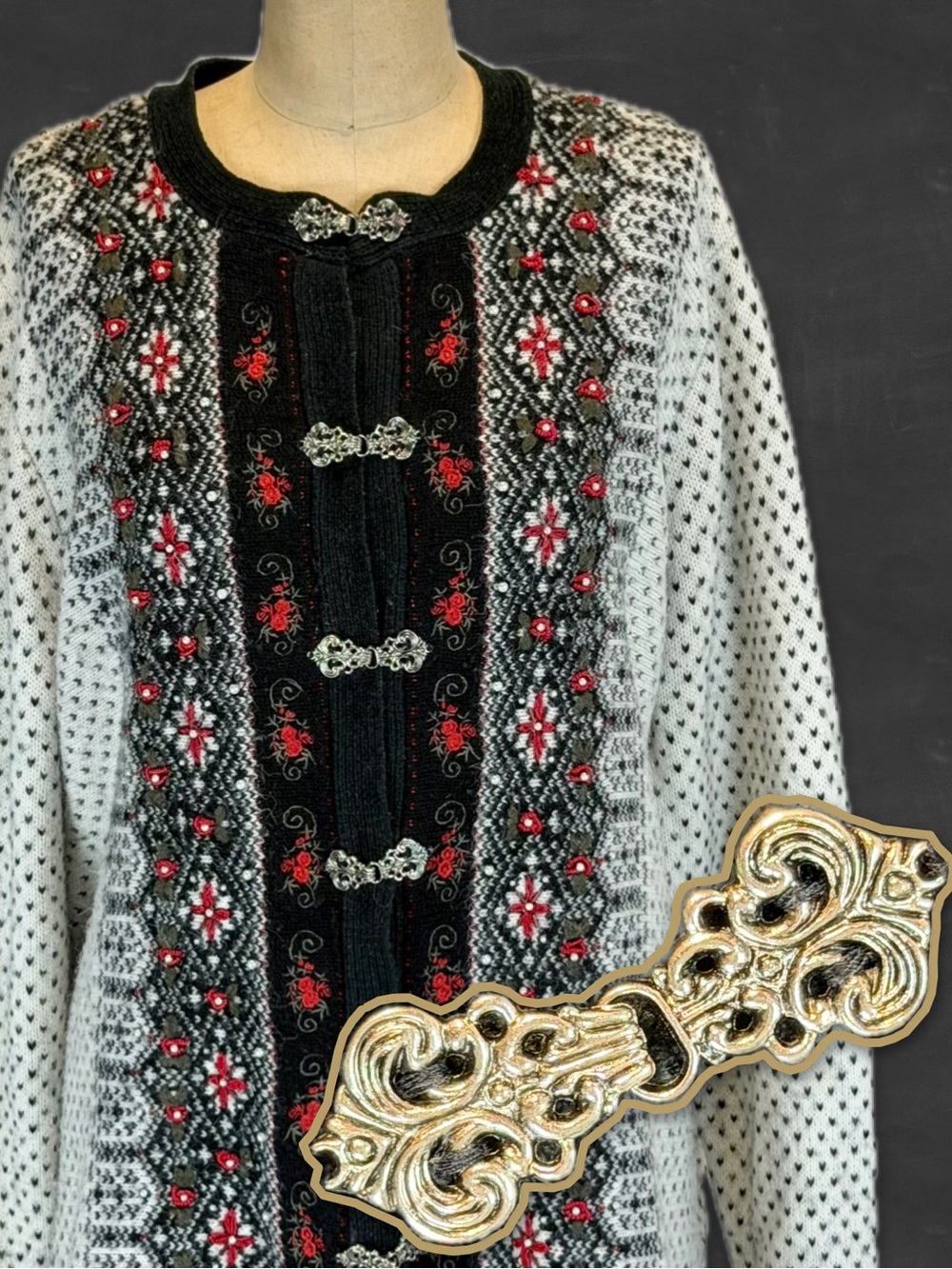 VINTAGE fair isle ski lodge‎ sweater cardigan metal scroll clasps Nordic alpine